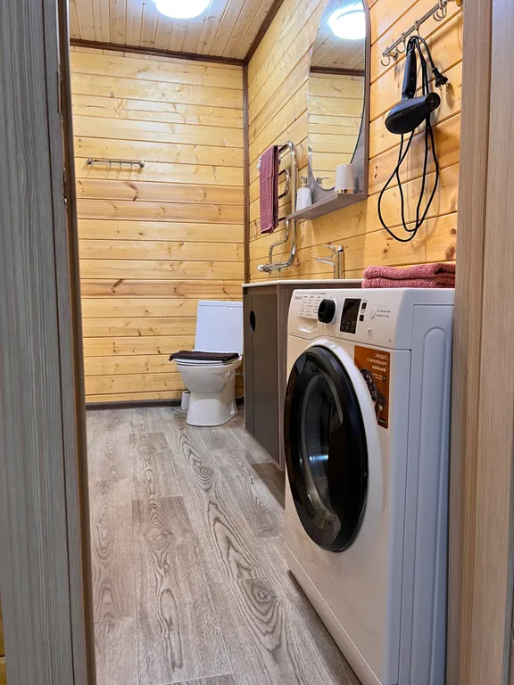 Дом на берегу речки