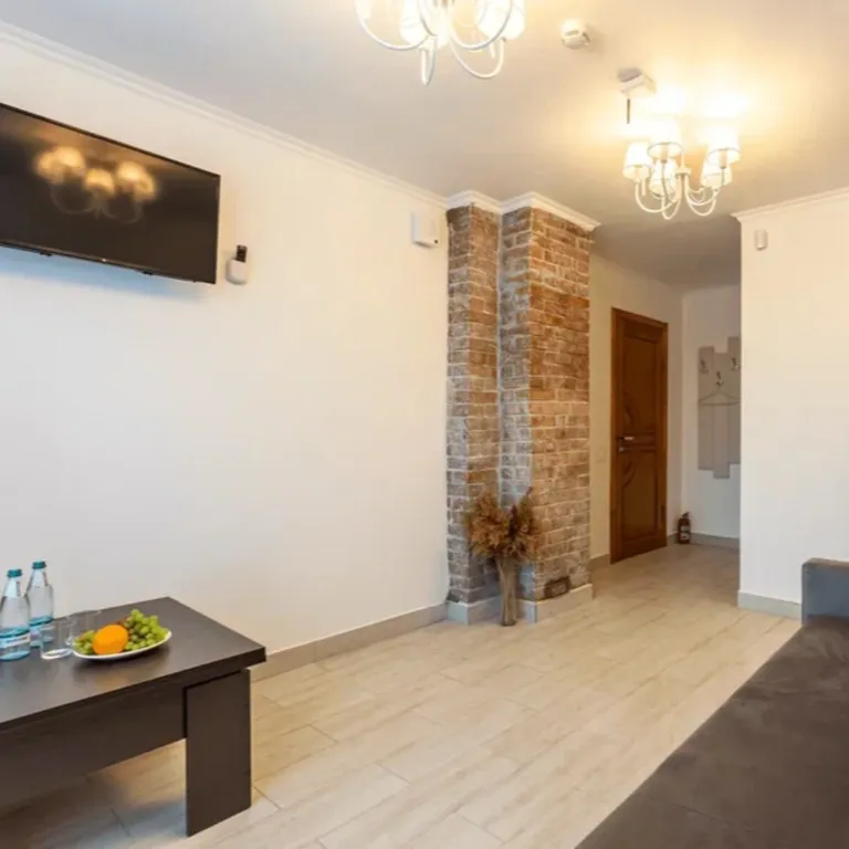 8-комнатный Дом