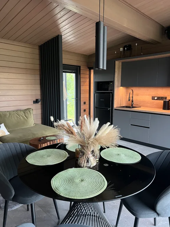 Дом на озере