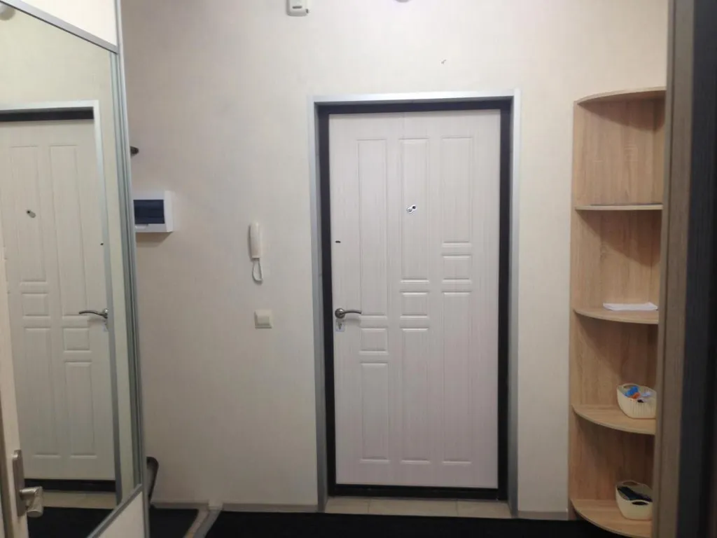 Сто метров до метро Космонавтов