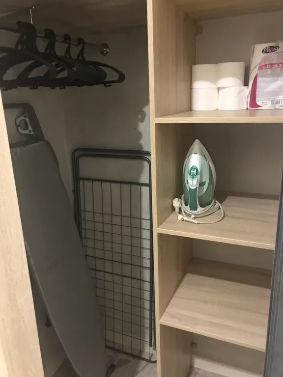 Однокомнатная квартира с окнами на парк Землячки рядом цирк, УДС Молот