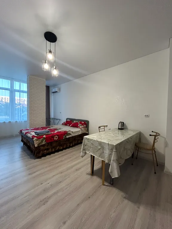 Квартира Большая студия в центре Мысхако — аренда посуточно в Мысхако