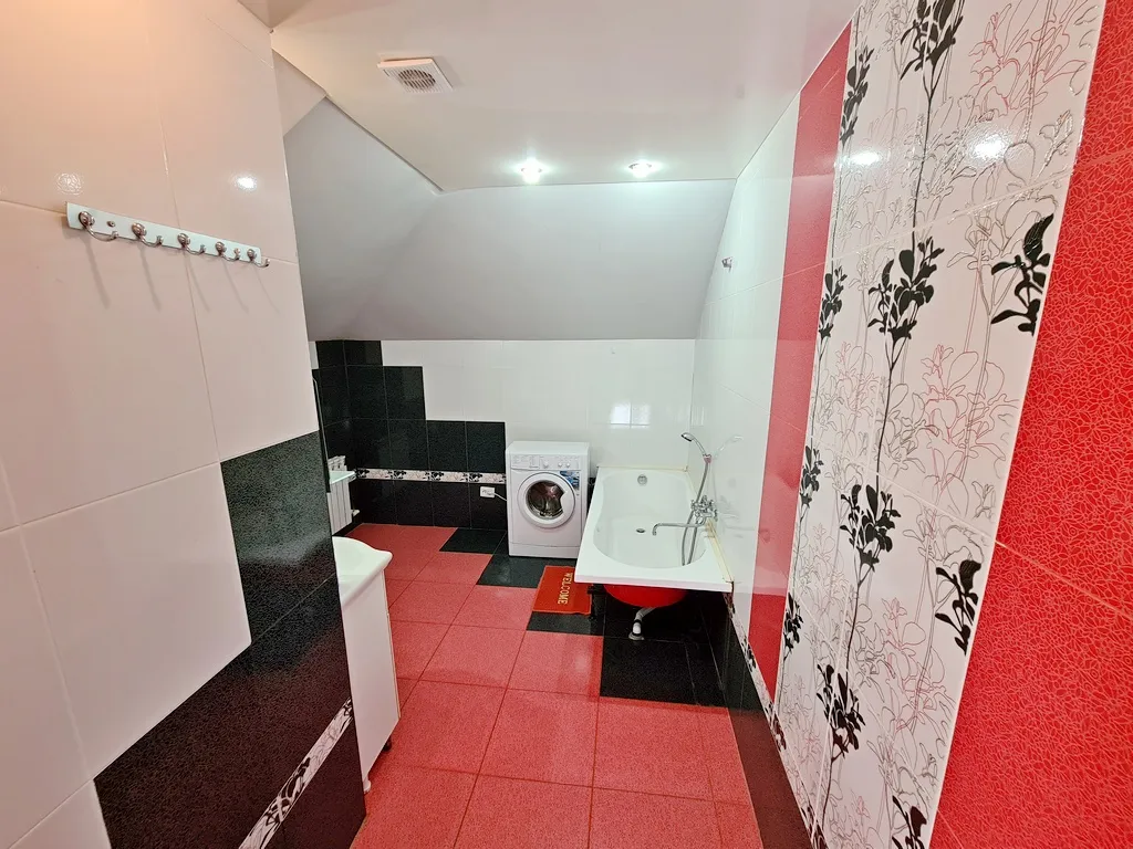 Коттедж у моря со своим двором до 11 человек, беседка, костровая чаша.