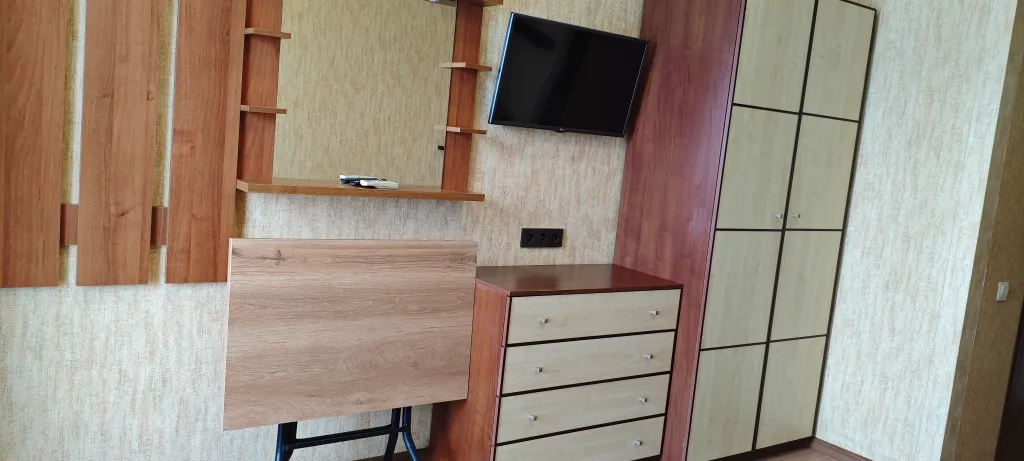 Эллинги на берегу моря