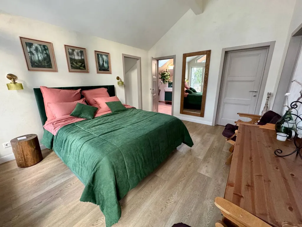 Уютный дизайнерский дом с сауной у самого леса