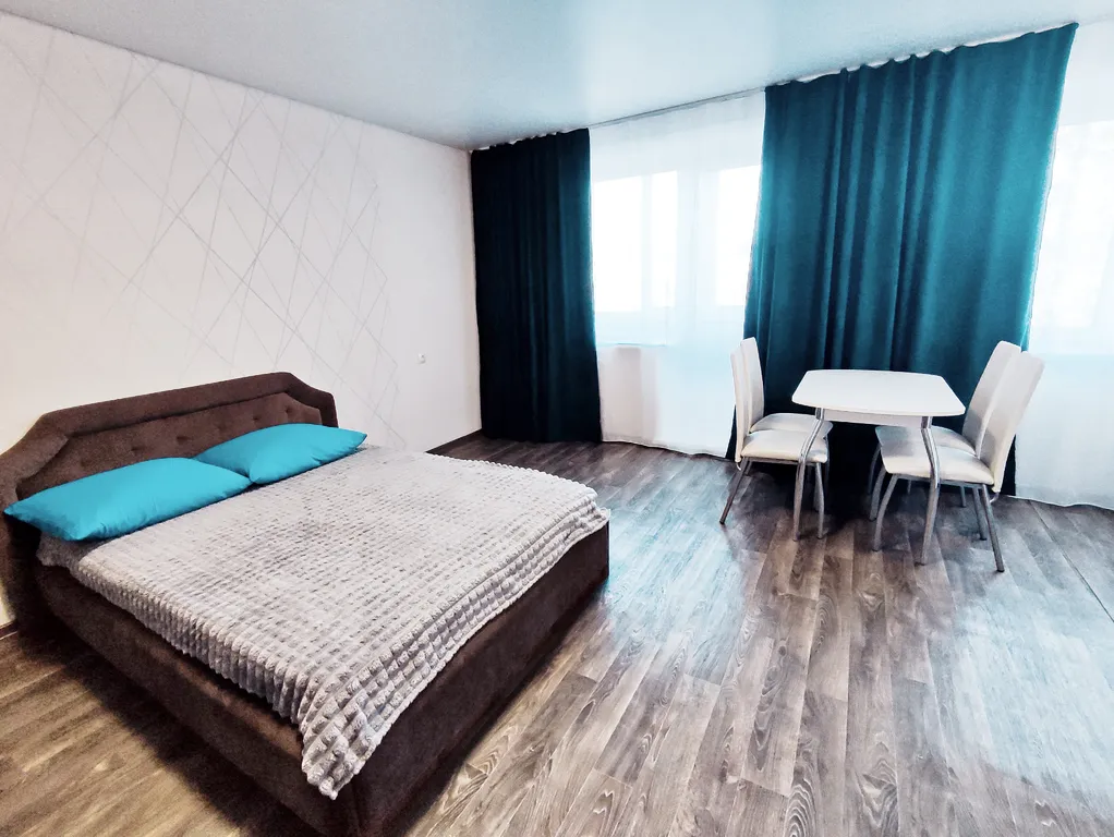 Чистая уютная квартира в центре города — аренда посуточно в Бийск