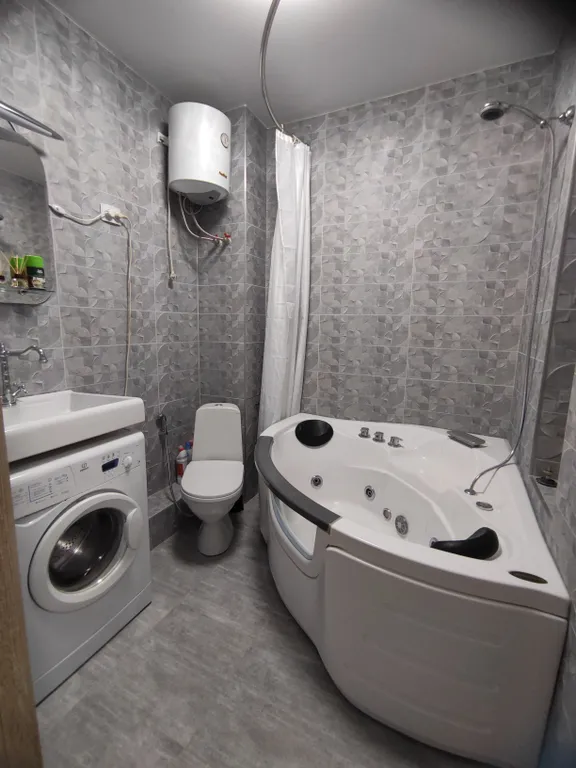 Омск Кировский у ТЦ Мега