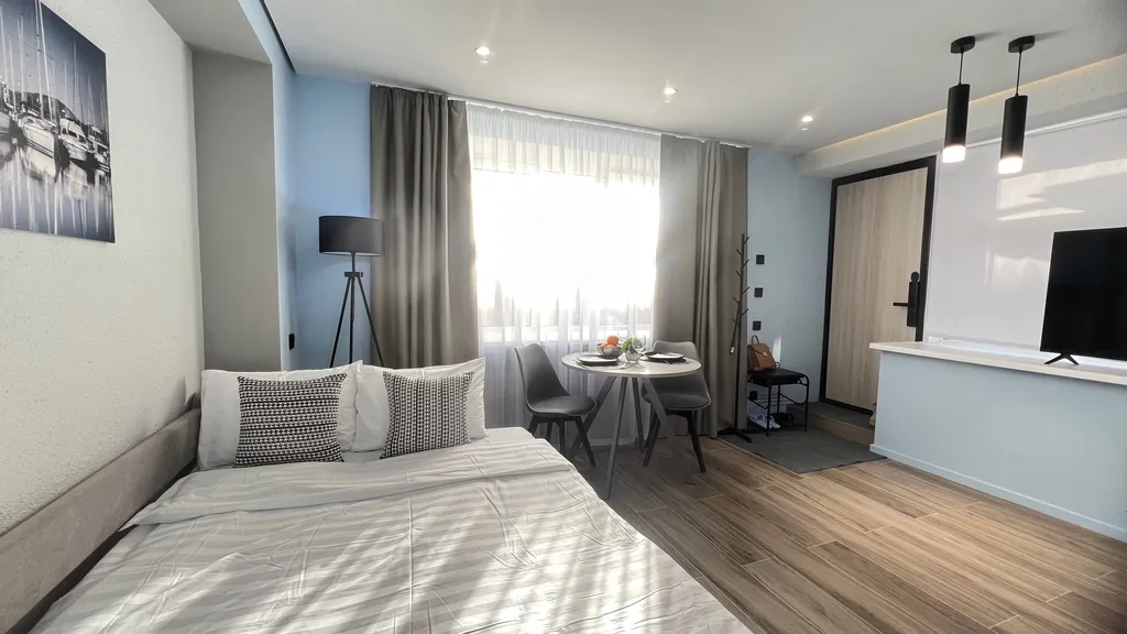 Апартаменты у Часовой башни голубые