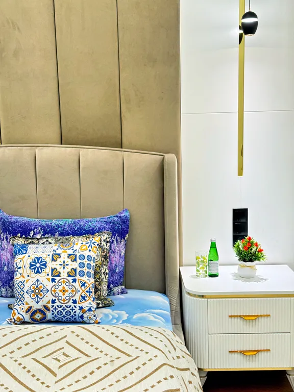 Kazakhstan resident's 171 by Royal rentals