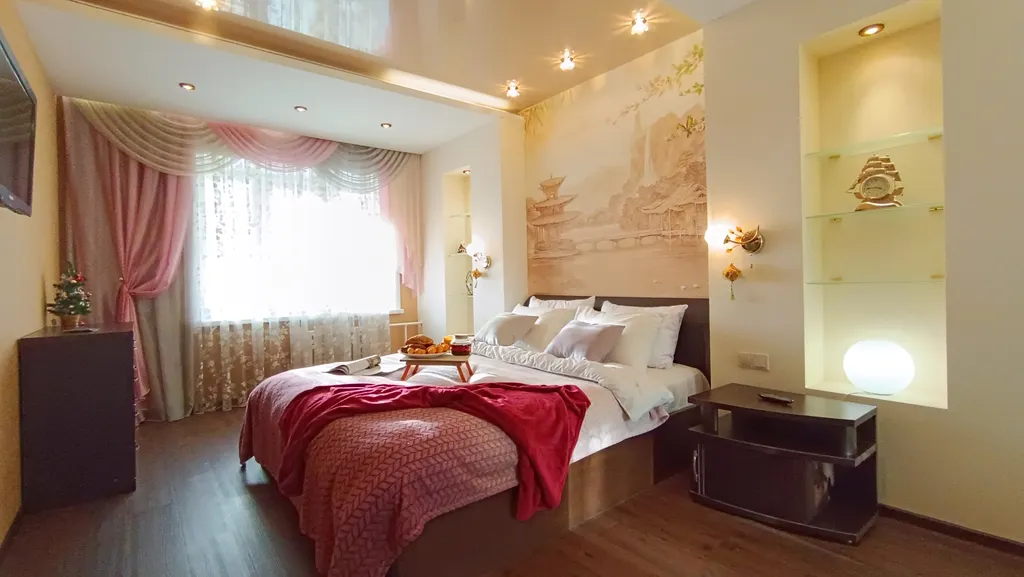 Квартира с камином и большой столовой комфорт-класса