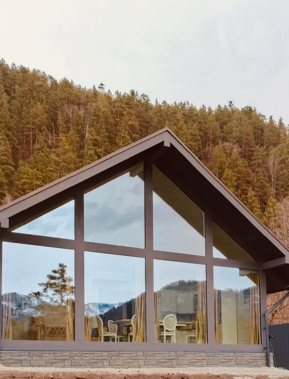 Дом в горах у реки Катунь