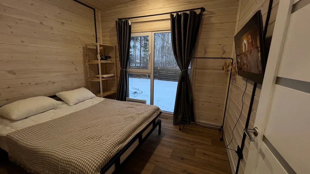 Дом с баней в липах