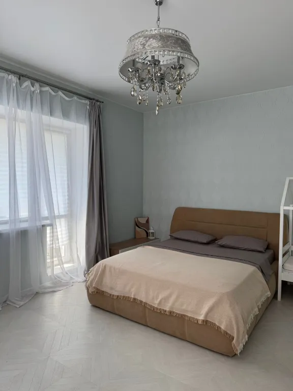 Квартира в центре города со своей закрытой парковкой! — аренда посуточно в Великий Новгород