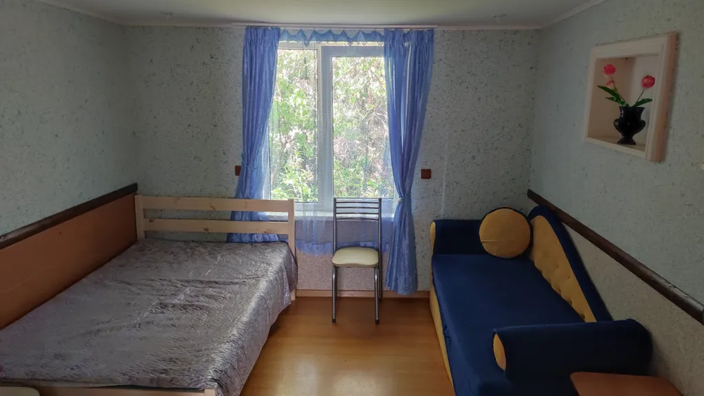 Коттедж Домик с балконом на 2 этаже — Евпатория