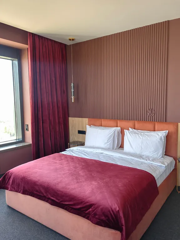 Двухкомнатный представительский люкс с шикарными видами на Парк Победы