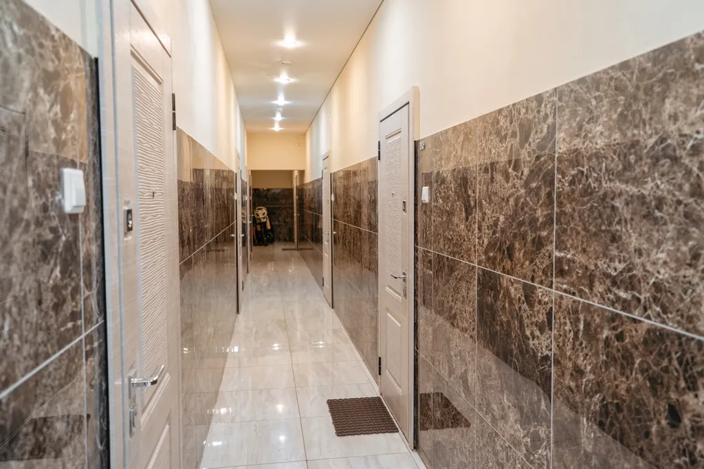 Двухуровневый дизайнерский лофт на берегу озера