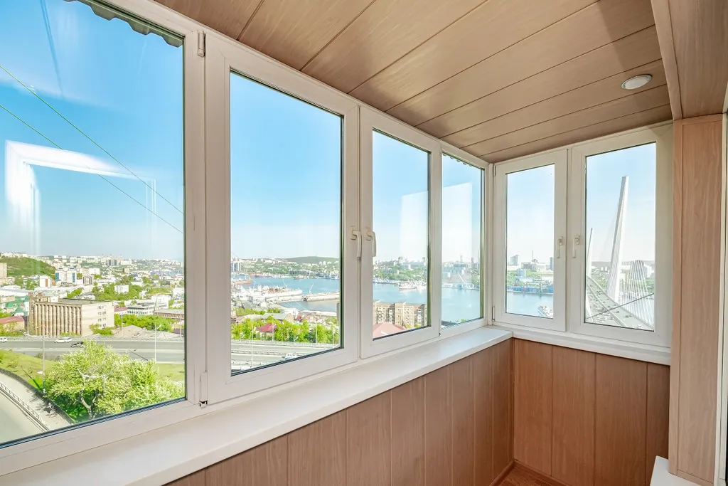 Прекрасная квартира с шикарным видом на мост в центре