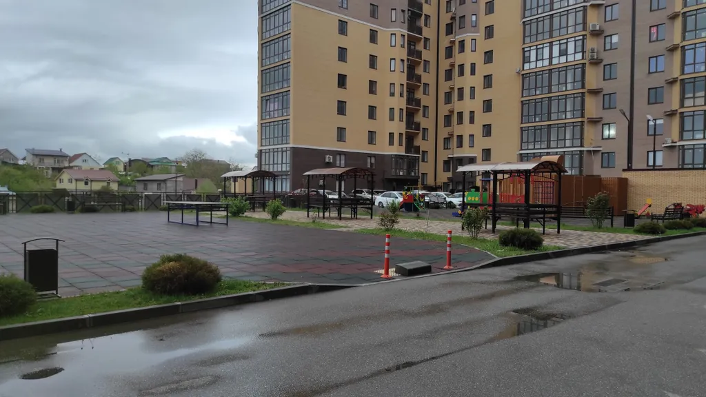 Однокомнатная квартира в городе с видом на гору Машук