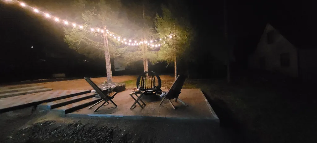 Уютный дом с банным домиком рядом с лесом