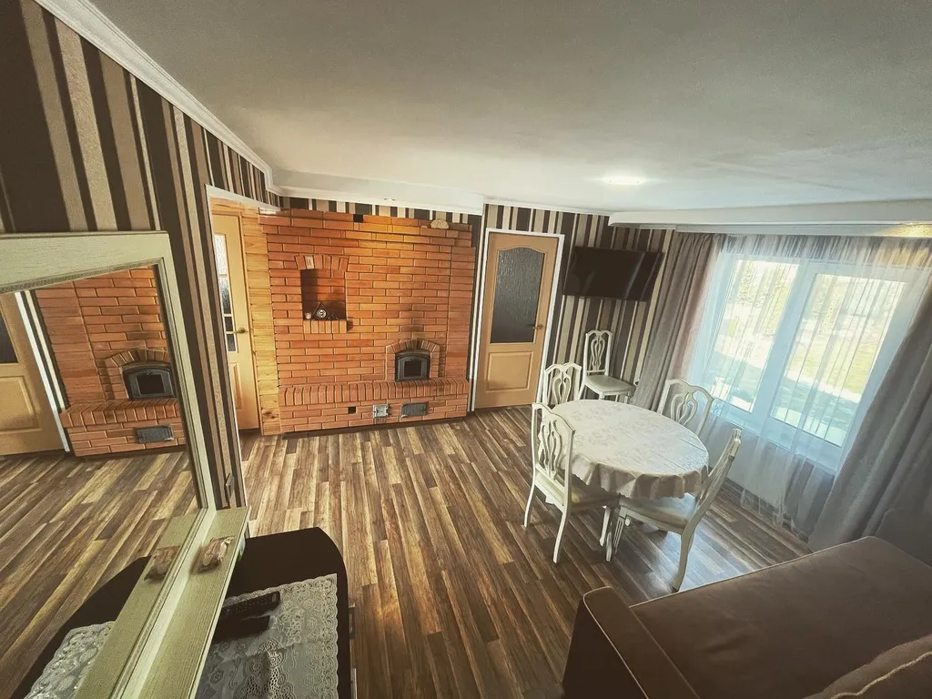 Дом на берегу озера Нарочь