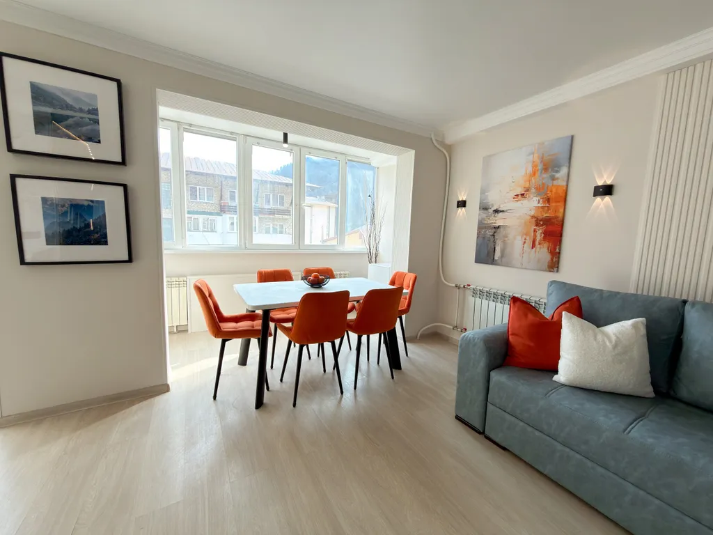 Дизайнерская квартира с видом на горы в центре Домбая