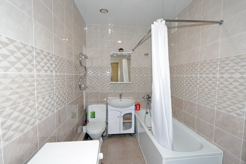 Квартира на микрохирургии глаза