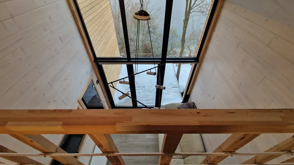 Коттедж Маврикий с сауной и видом на озеро