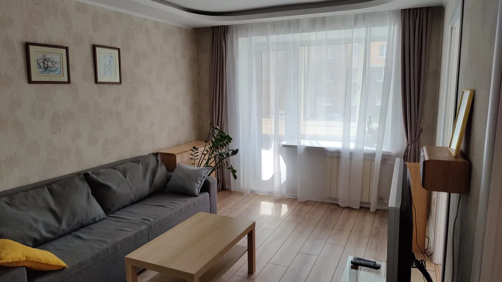 Светлая уютная 4-комнатная квартира рядом с центром