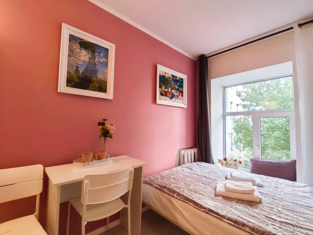 Квартира Комната "Другой Эрмитаж". Между Эрмитажем и Исаакием. Хранение багажа. — Санкт-Петербург