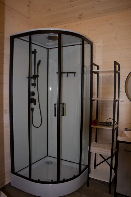 Четырехместный летний дом, Шале в лесу двухкомнатный