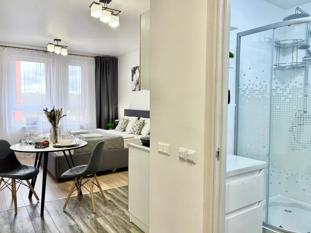 Комфортная новая студия с мягкой кроватью