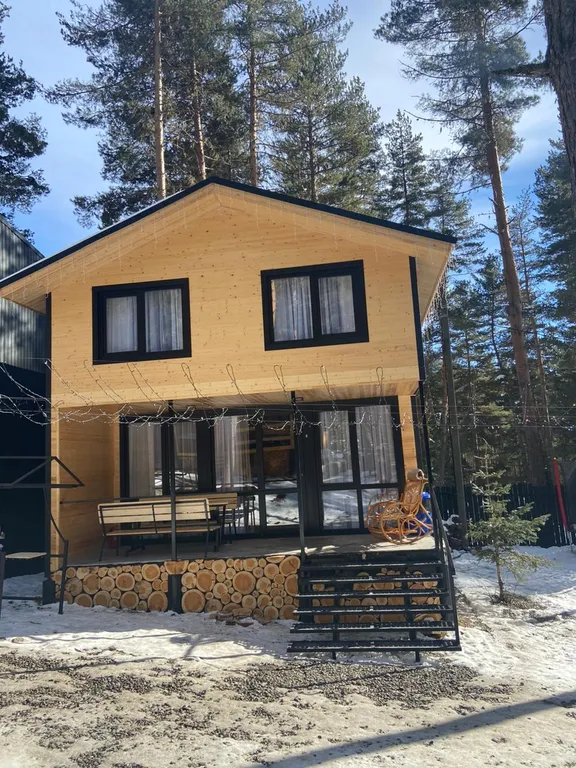 Семейный коттедж в лесу