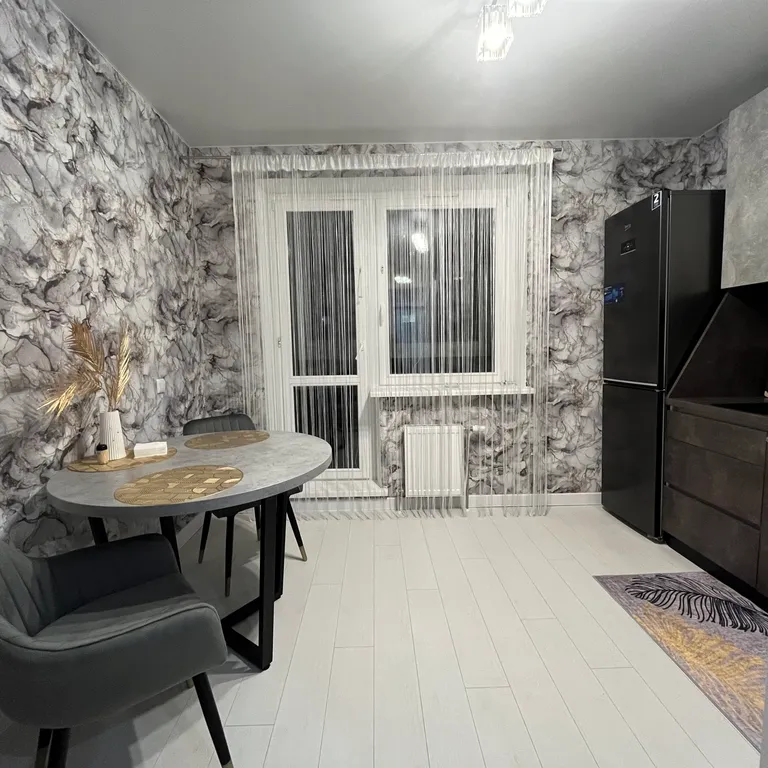 Квартира недалеко от центра в новом доме