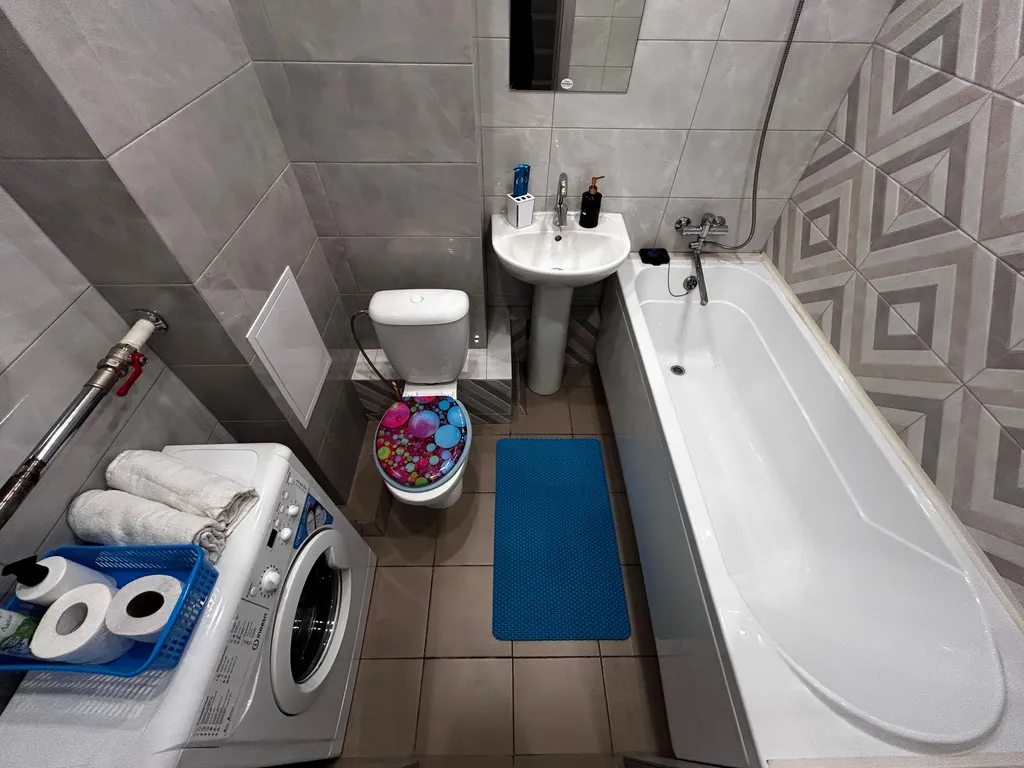 Современная квартира рядом с МНТК имени Федорова и СК Заря