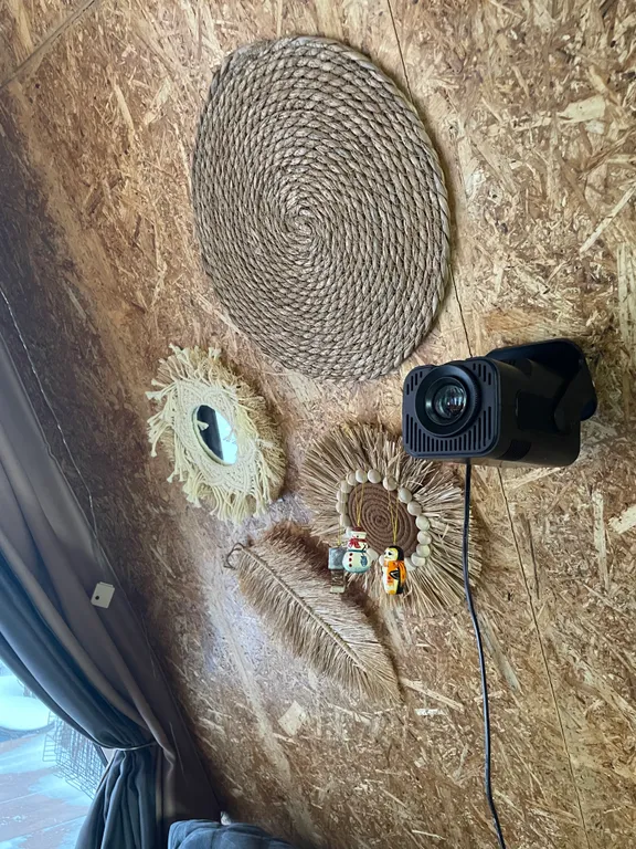 Милый дом на берегу озера