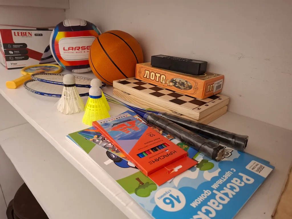 Дом в лесу с большой террасой