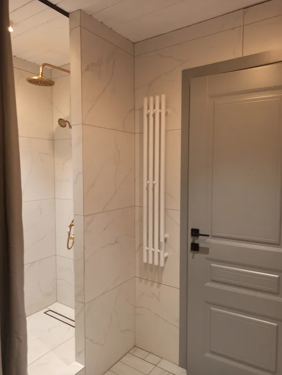 Сканди люкс, дом с камином и видом на лес. LESNOVO