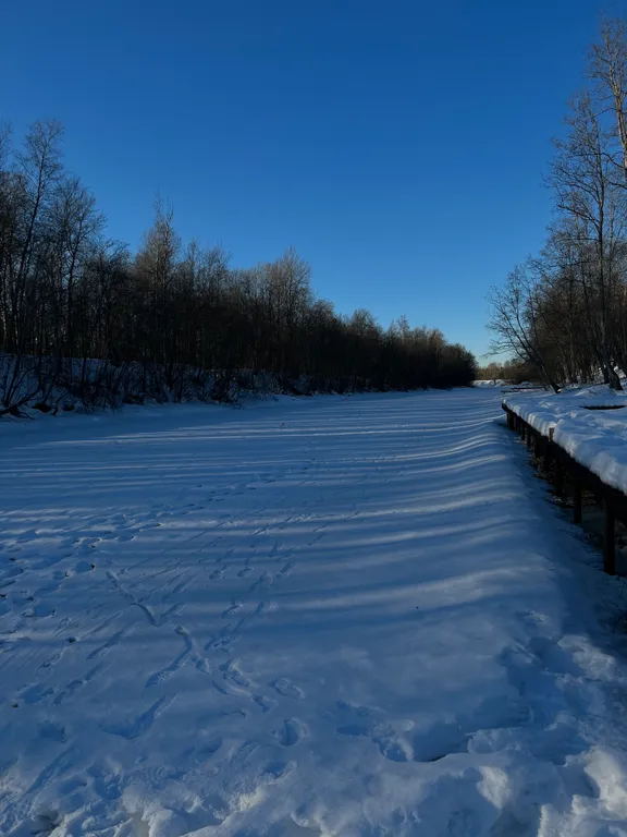 Коттедж Треугольный коттедж на берегу реки Лава — Ручьи