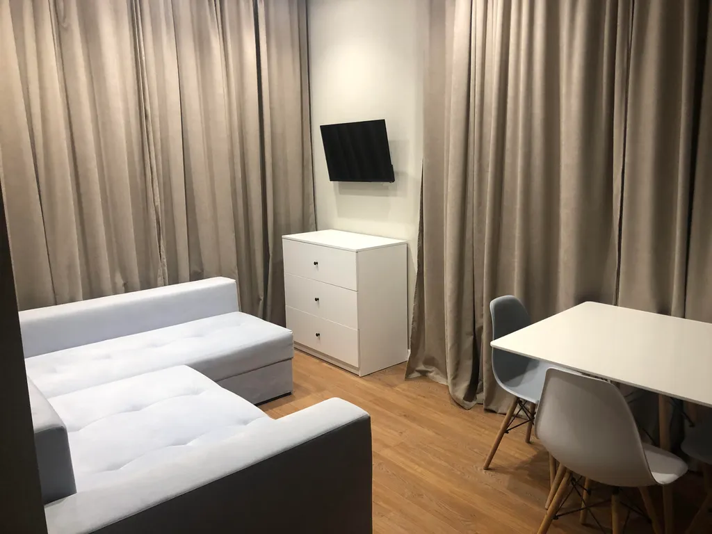 Апартамент с кухней, отдельной спальней с видом на парк