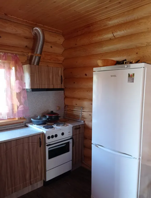 Деревянный дом с камином, баней и чаном на берегу Меличуярви у леса