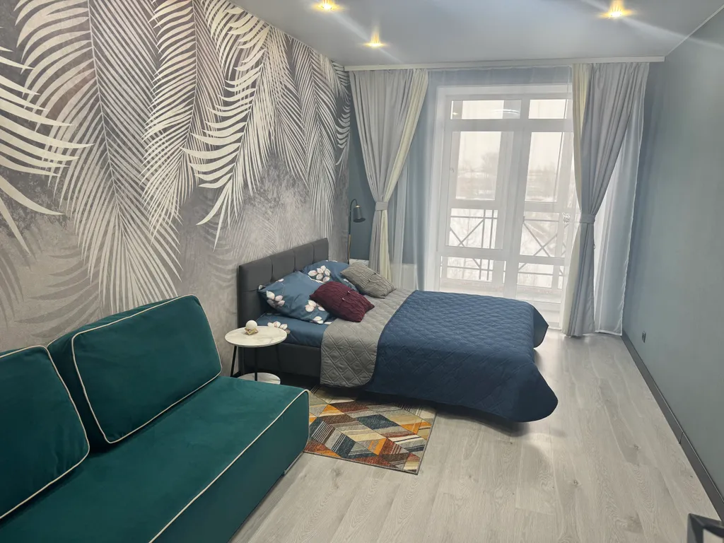 Большая Уютная 1-комнатная квартира,своя парковка,рядом магазин,центр