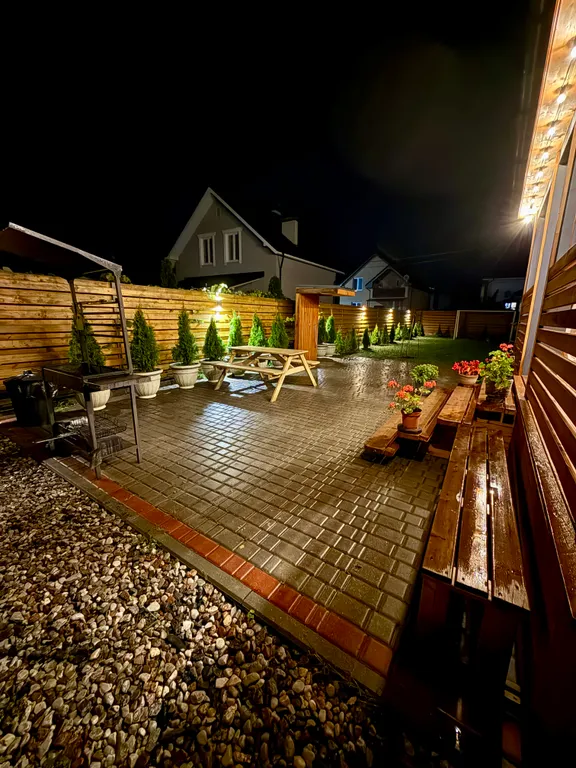 Дом с баней, караоке, PlayStation и Алисой на берегу моря