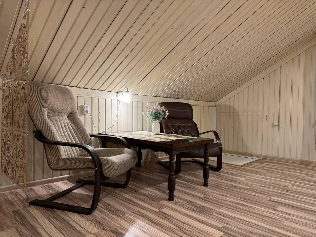 Уединенное место для отдыха у озера