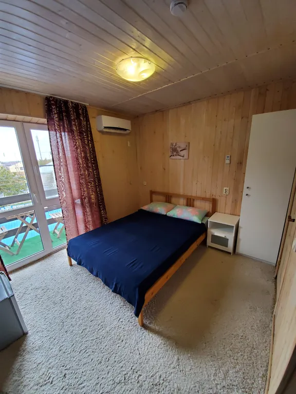 Квартира Двухместный номер с балконом — аренда посуточно в Витязево