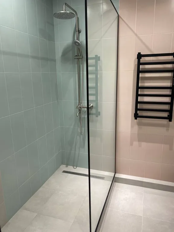 Апартаменты "Пикассо" - индустриальный шик с яркими акцентами