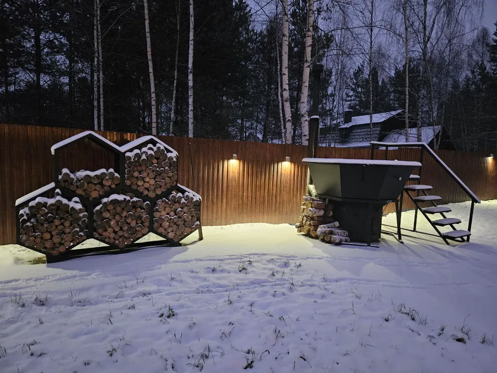 Дом, баня, чан, отапливаемая беседка