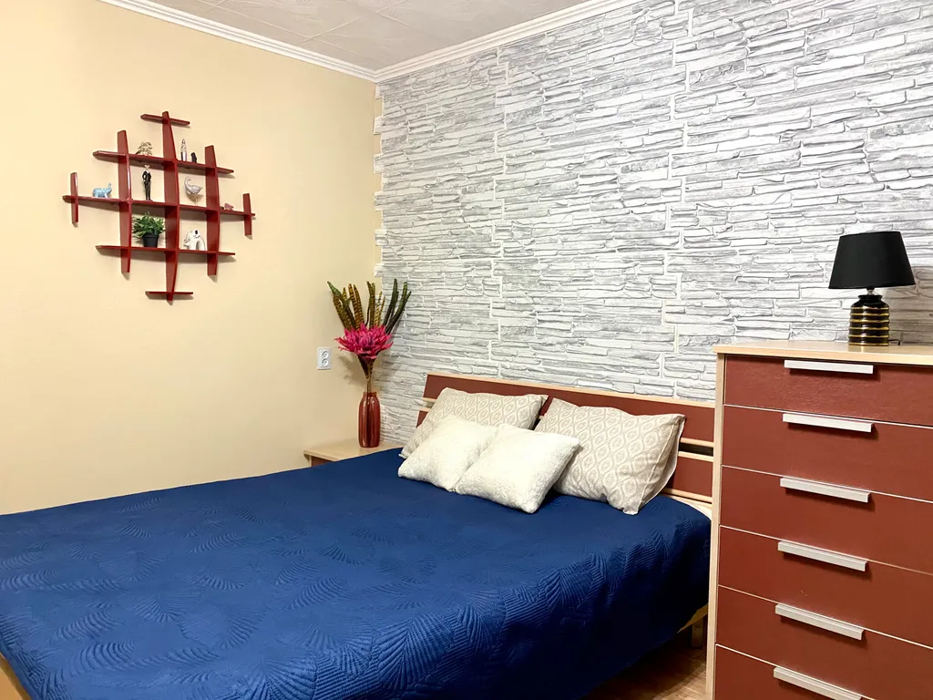 Уютная 1-комнатная квартира с удобным расположением в районе площади Южной