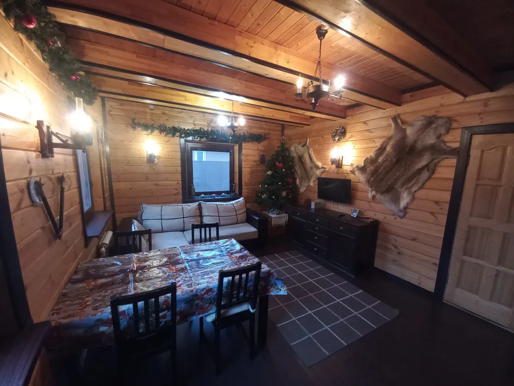 Дом шале с сауной и уличным бассейном