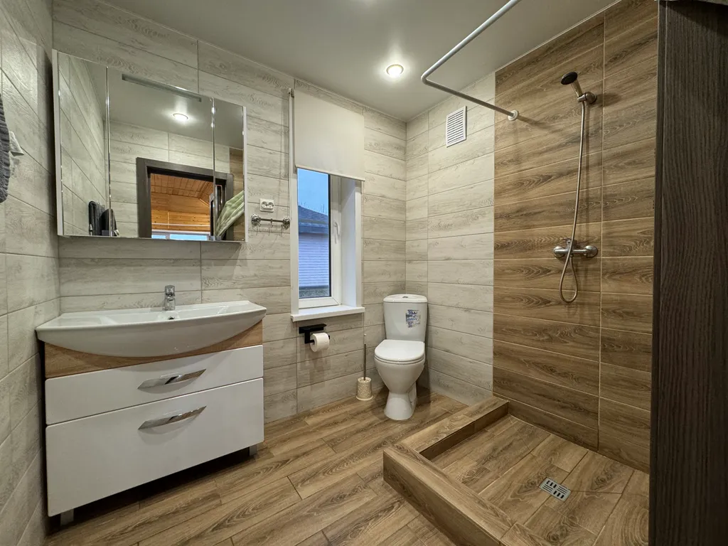 Дом вблизи озера в Карелии