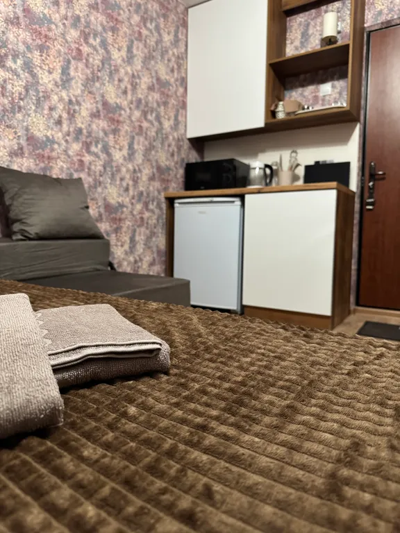 Уютная комната с видом на горы